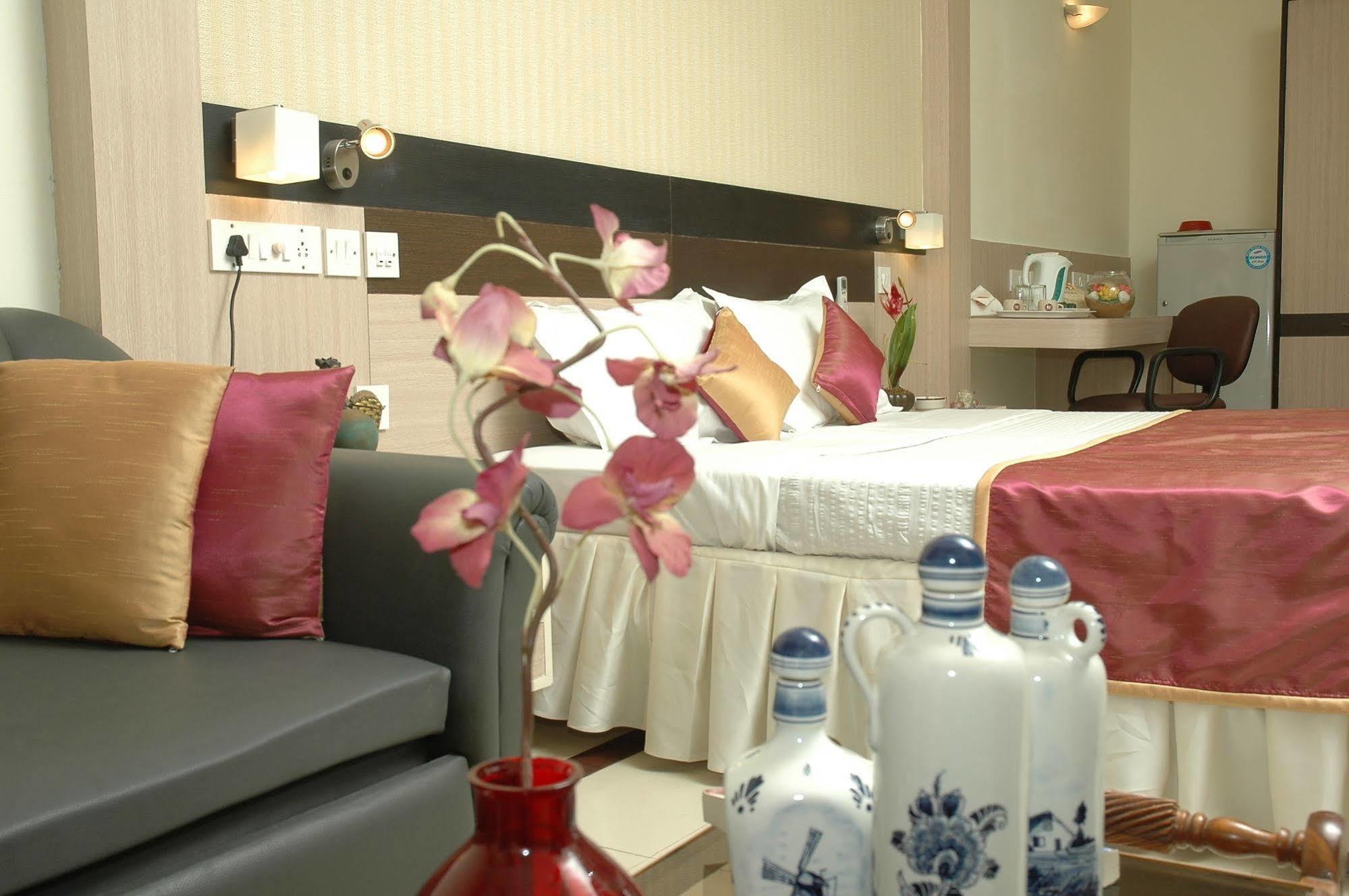 ไอสเตย์ โฮเต็ล อินแฟนทรี โร้ด Hotel บังกาลอร์ ภายนอก รูปภาพ